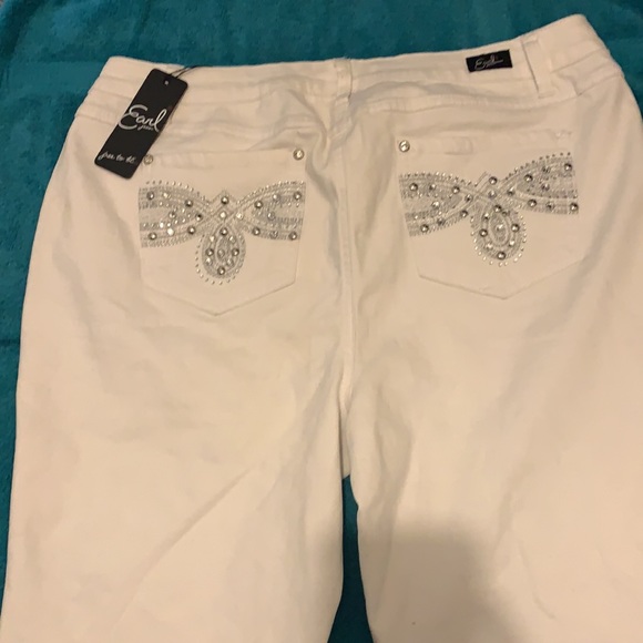 Earl Jeans, size- 16, Brand new, never been worn. - Picture 2 of 2